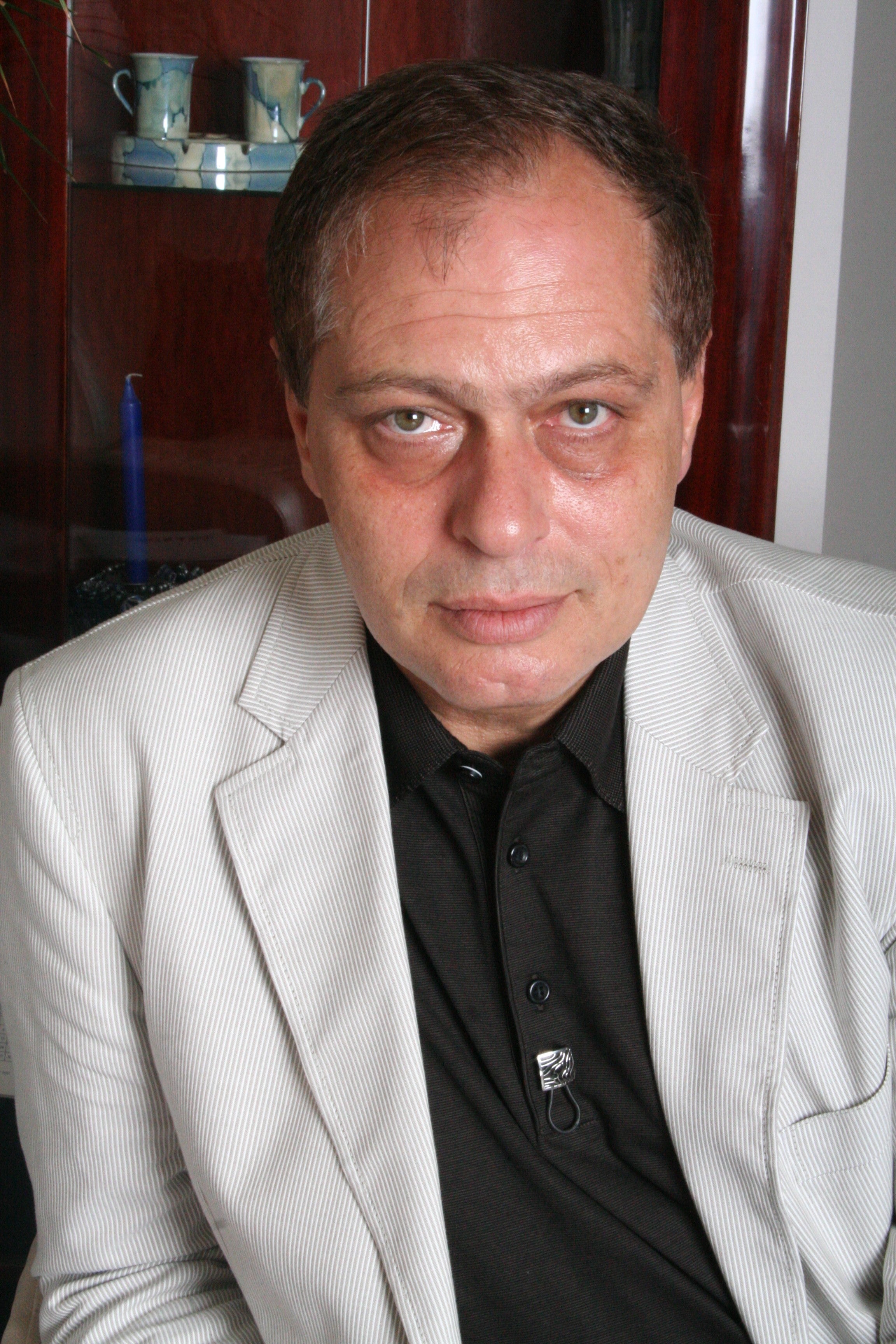 Попитахме акад. Иван Миланов за книгата „Преодоляване на МС“