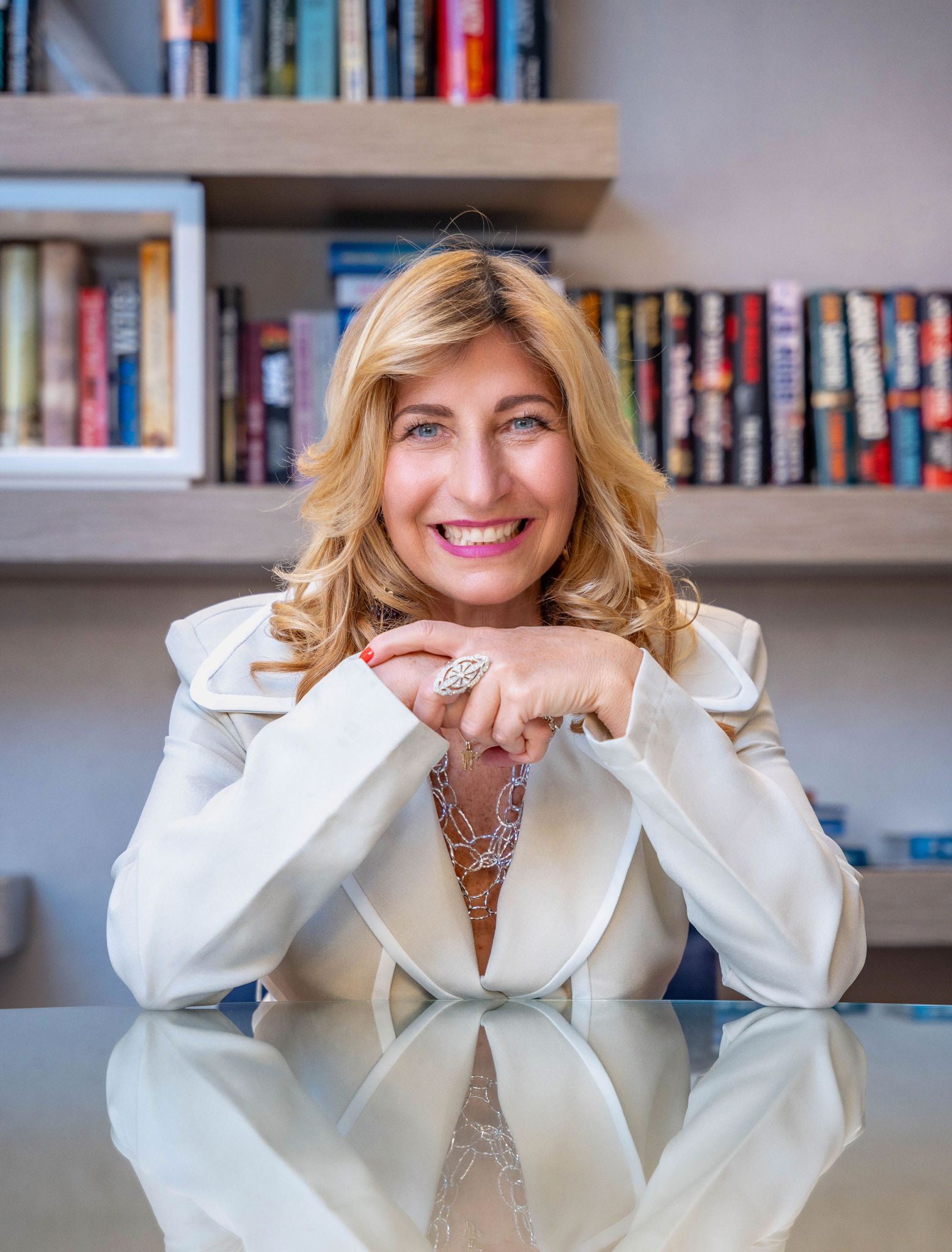 Д-р Едит Широ